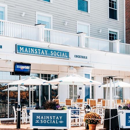 Salem Waterfront Hotel & Suites Exterior photo